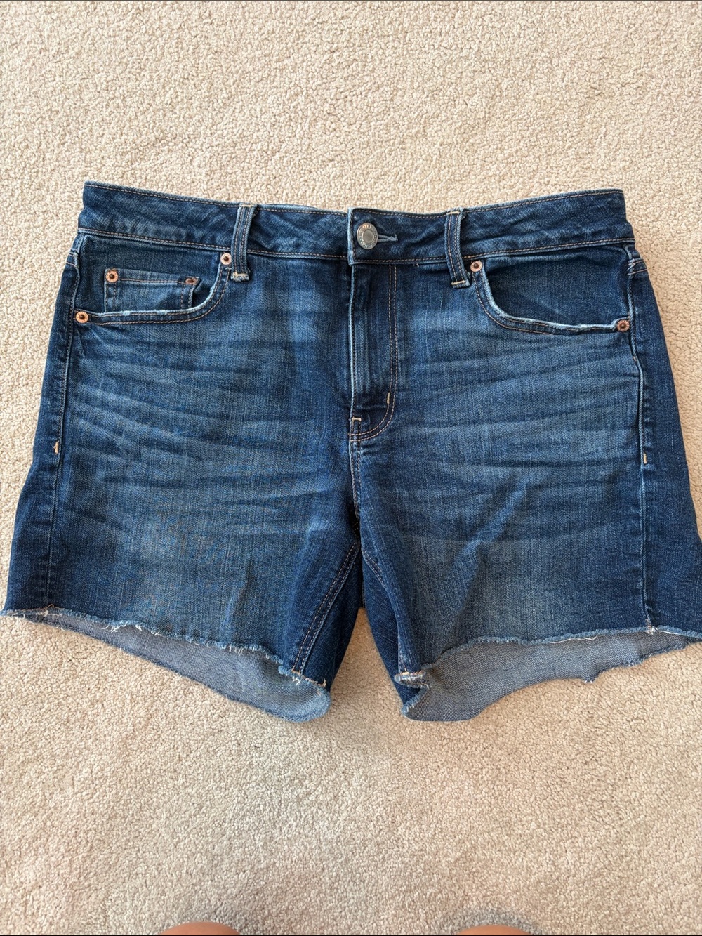 American Eagle Outfitters tomgirl midi Blue denim Jean shorts in size 10